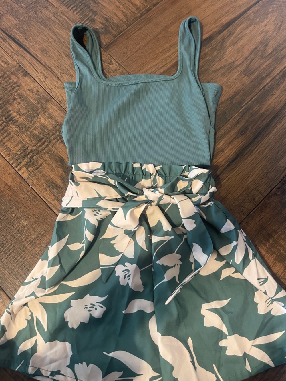 Green Floral Tie-Waist Sleeveless set - Women